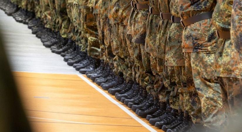 A német fiatalok nem akarnak a frontra menni  videó