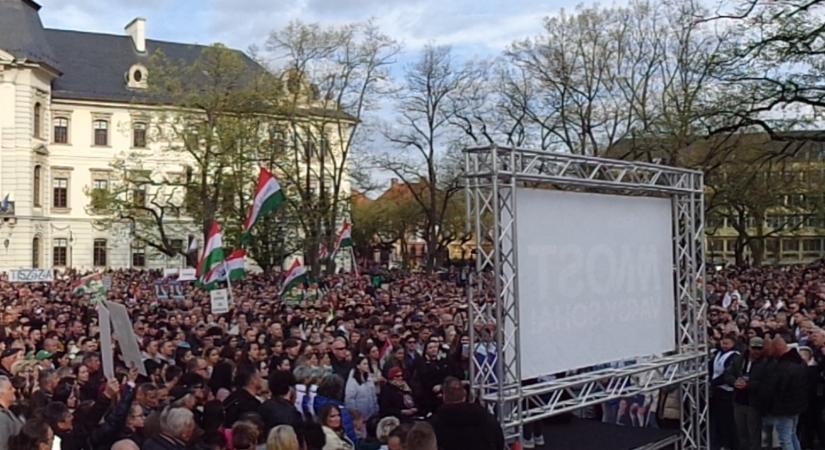 Magyar Péter Egerben: „Mind a 106 választókerületben komoly győzelmi eséllyel indulunk” – Bódis Péter is megszólalt