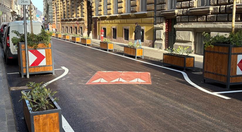 Alig két hónap alatt újult meg a főváros Szív utcája