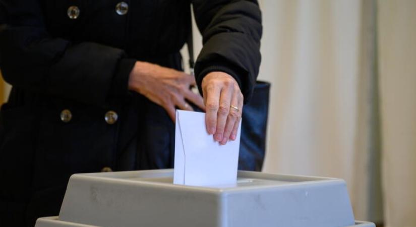 Vasárnap délig lehet mozgóurnát igényelni