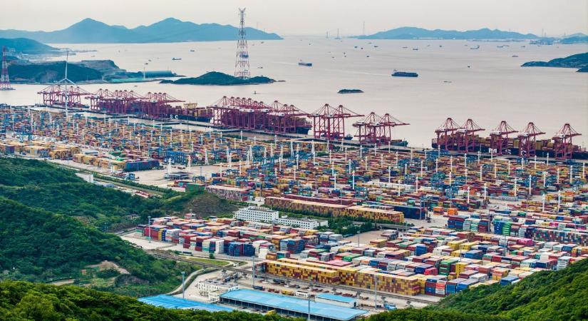 Ukrajna dühöng, de a világ boldog: újraindult a legnagyobb orosz olajkikötő, máris kihajózott az első exporthajó – nem tudták szétbombázni