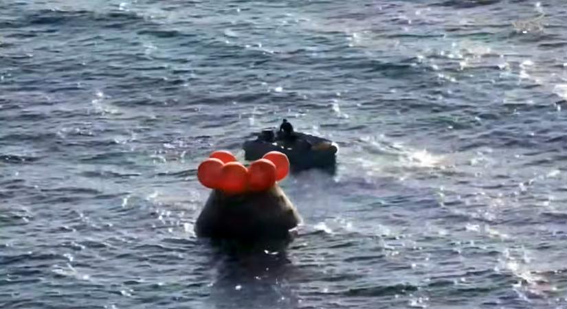 Sikerrel visszaérkezett a Földre a NASA Holdat megkerülő űrkabinja, az Orion