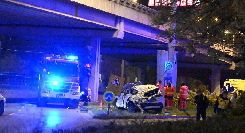 Megrázó fotók a Váci úti kettős tragédiáról: egy autó lezuhant a mélybe