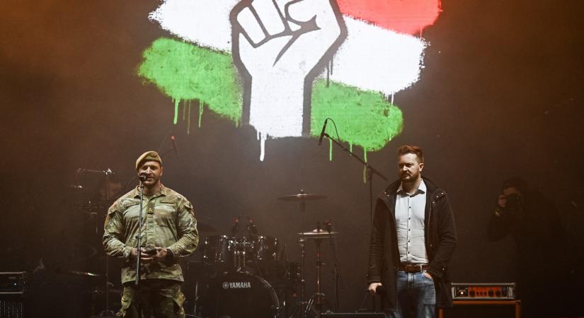 Trágár orgia és egyenruhás árulás „szeretetből”