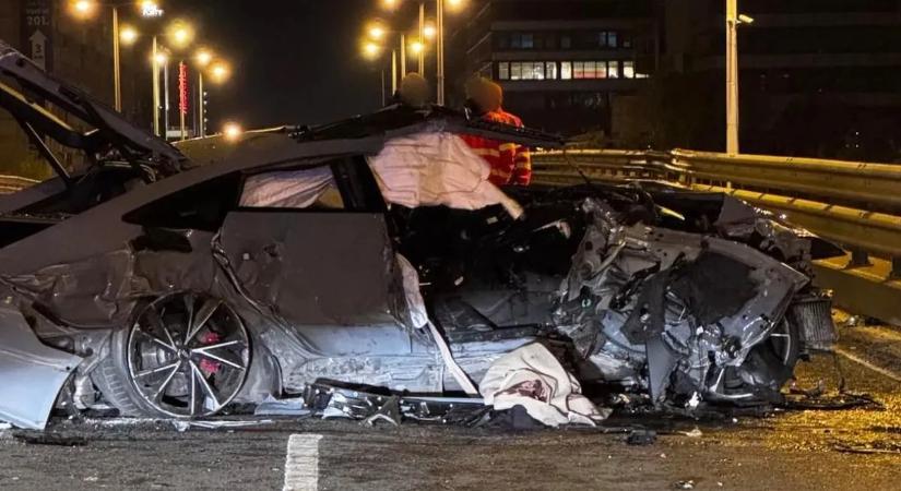 Ilyet még biztosan nem látott: sokkoló fotókon a Váci úti felüljárónál történt halálos tömegkarambol