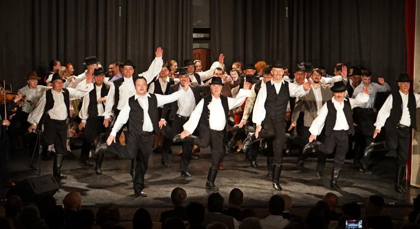 55 éves a Batsányi Táncegyüttes – Gálaesttel ünnepelték meg