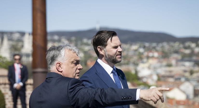 A CNN a semmiből semmibe vezető, 500 millió forintos körforgalmon keresztül mutatja be az „Orbán-gazdaságot”