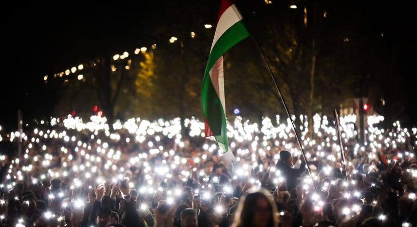 Ha apámék tudtak rendszert váltani, akkor mi is tudunk – ezért léptek fel a Rendszerbontó Nagykoncert előadói