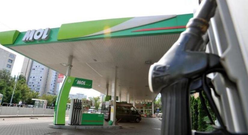 Lehullt a lepel: mégsem a magyar benzin a legolcsóbb