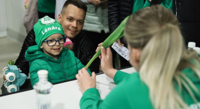 Boldogság és hála a szemekben: a kézilabdázókkal találkozhattak az Audi ETO szurkolói – galéria