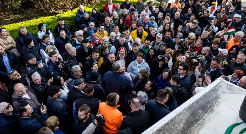 Egyetlen nap alatt egymillió kézfogás!