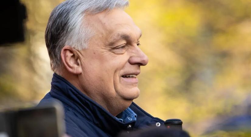 Tapsvihar fogadta Orbán Viktor beszédét Vácon