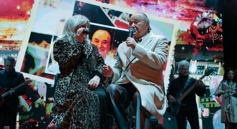 Megtelt a tér Korda György és Balázs Klári sárvári koncertjén - sok-sok fotó