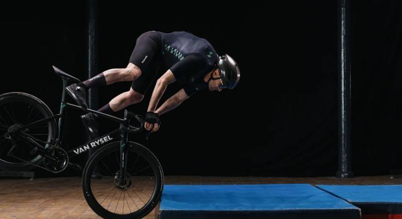 A Van Rysel is belp a mezekbe pthet lgzskok piacra