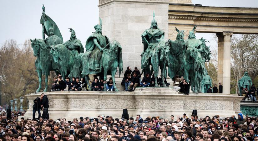 Ha Eckü heréjére csavarodik rá a hatalom, akkor még mindig nem érti, mi történik
