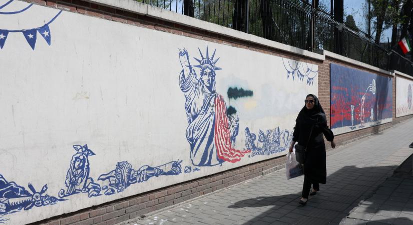 USA-Irán béketárgyalás: Trump szerint „Irán csak azért van még életben, hogy tárgyalhasson”