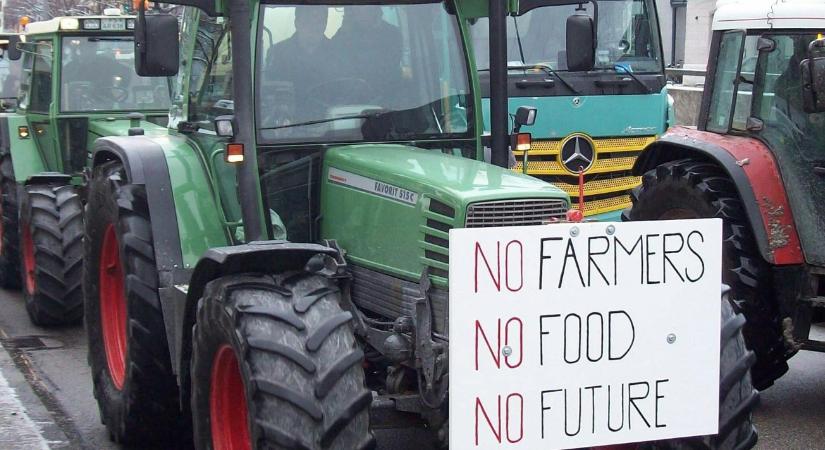 Hadiállapot az ír utakon: A hadsereggel törnék meg a gazdák blokádját