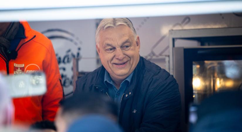 Ezt látnod kell: így fogadta Nagy Feró Orbán Viktort Vácon