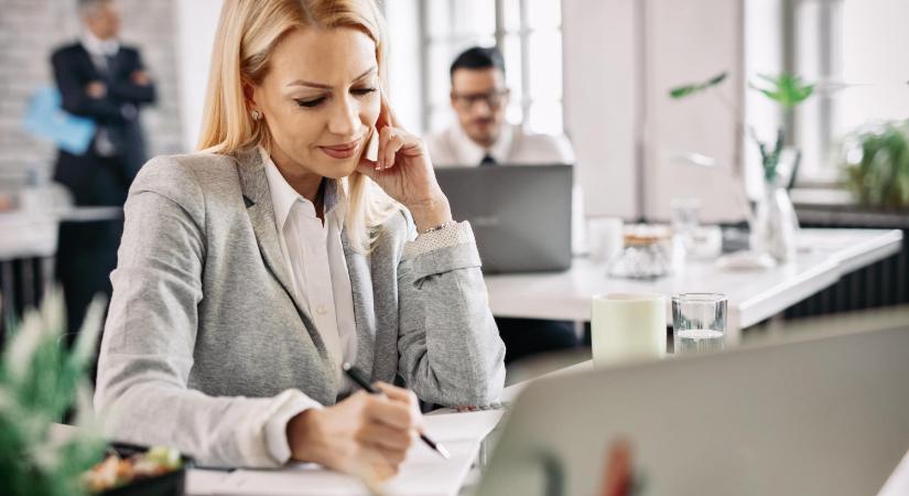 Rendkívüli nyitvatartás a választás hétvégéjén a kormányablakokban