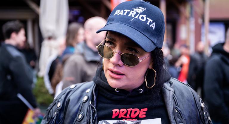 Tóth Gabi is reagált a pénteki koncertre: Drogos kutyák veszik elő a péniszüket a színpadon