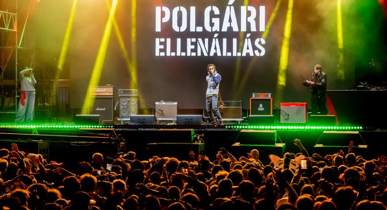 „Húszévesek tömegét gyakorlatilag népirtással skandáltatják” – Nemes Dániel szégyenletesnek nevezte G Ras fellépését