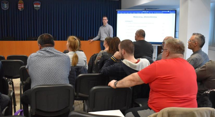 Az iskolaőrök számára szervezett képzést a rendőrség