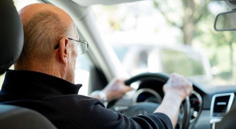 Az idős autóvezetők védelmére keltek olvasóink