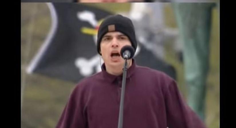 „Vasárnap kinyírjuk őket” – ebből fél perc is sok, így épül a Tisza szeretetországa (VIDEÓ)