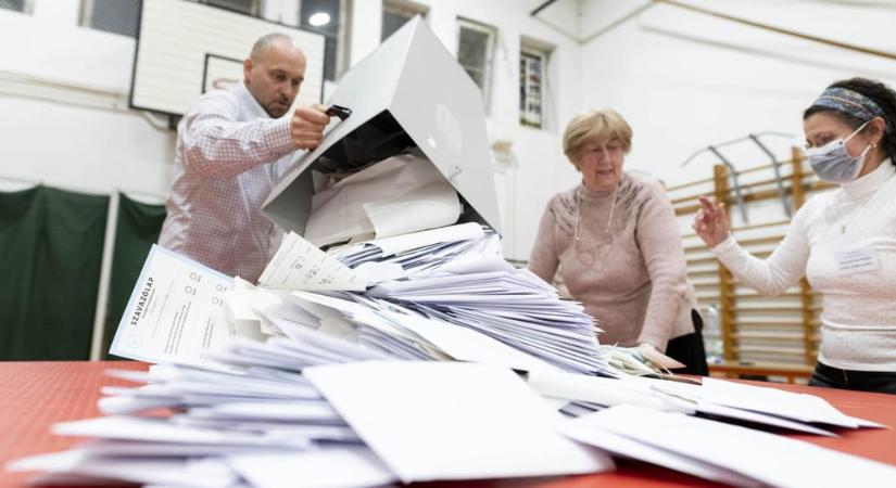 A Tiszának sokkal több szavazatszámlálója lesz, mint a Fidesznek