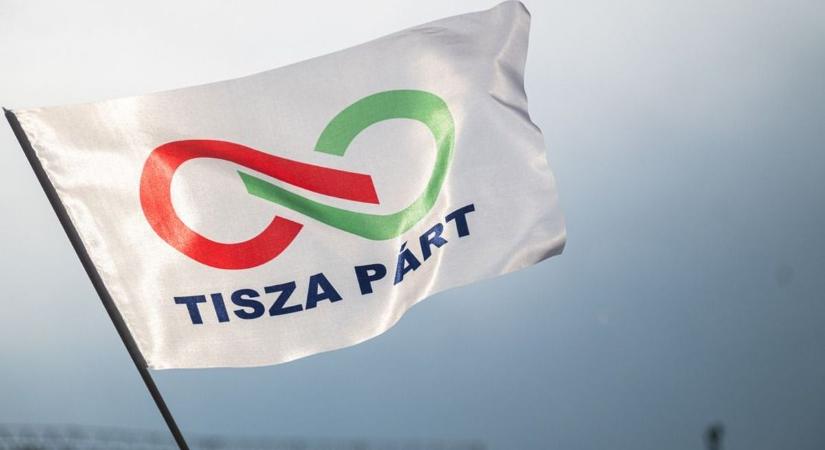 Döbbenetes fotók, így néz ki a tiszás „rendszerváltás" Dunaújvárosban