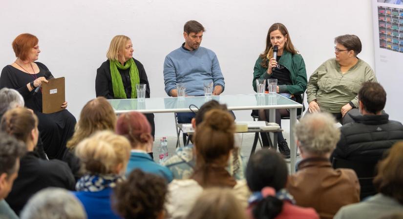 A film, a fotográfia és az újságírás eszközeivel dokumentálták a Berlinben élő zsidók létélményét