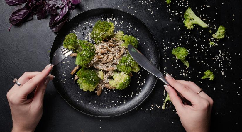 A dietetikusok jól ismerik ezt a trükköt: ezért kezdik az étkezést zöldséggel