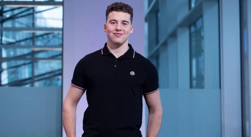 Ifjabb Schobert Norbi életében először szavaz: "Orbán Viktor az az ember, aki bátran meri képviselni Magyarország érdekeit"