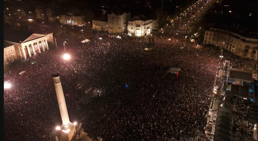 2022-ben még a Fidesz mellett kampányolt a tegnap botrányt okozó Hősök frontembere