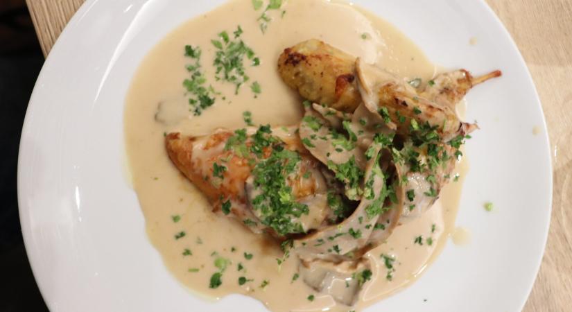 Nemcsak medvehagyma van: eljött a kucsmagombás ételek ideje