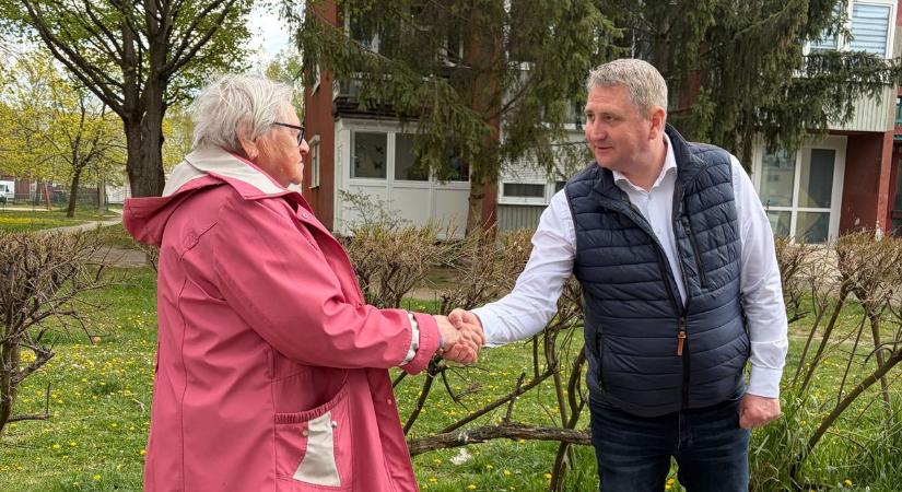 Vágner Ákos is csatlakozott az egymillió kézfogás napja kezdeményezéshez