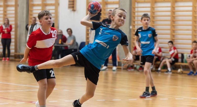 A gyerekeké a főszerep, de nagy tatabányai nevek is feltűntek a III. Tröszti Kupán fotók, videó