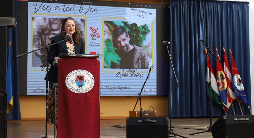 Költészetnapi ünnep Beregszászban - A vers szabaddá tesz