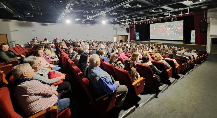 Levetítették a legújabb magyar filmet: több százan érkeztek Kisbérre