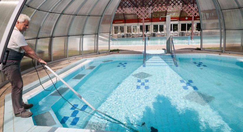 Strandidőt és sok fürdőzőt hozott a húsvét és a szünet Vasba – fotó