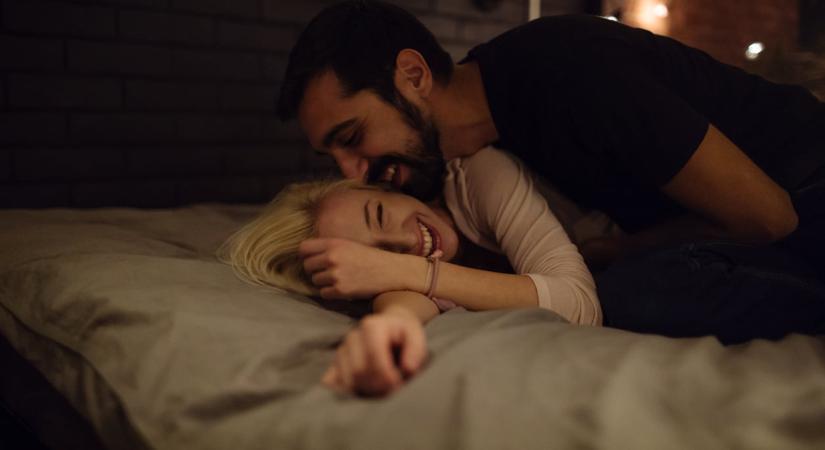 5 pszichológiai trükk, amivel elmélyítheted a hálószobai együttléteket