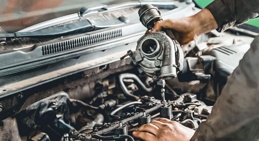 Egy rossz szokás, ami százezrekbe kerülhet: ezért nem szabad azonnal leállítani a turbós autót