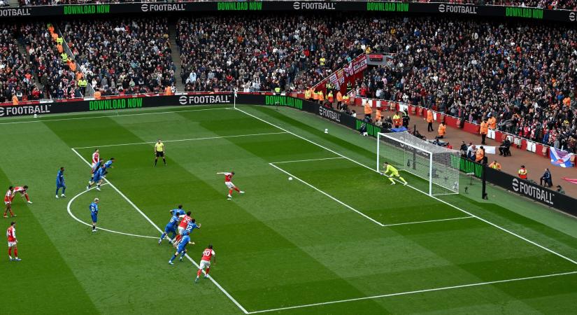 Tóth Alex csere volt, az Arsenal pontokat bukott