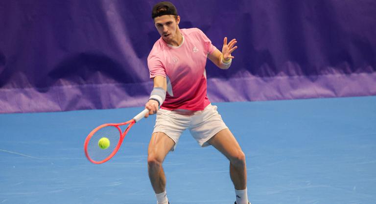 Piros Zsombor szetthátrányból felállva jutott döntőbe a madridi tenisztornán