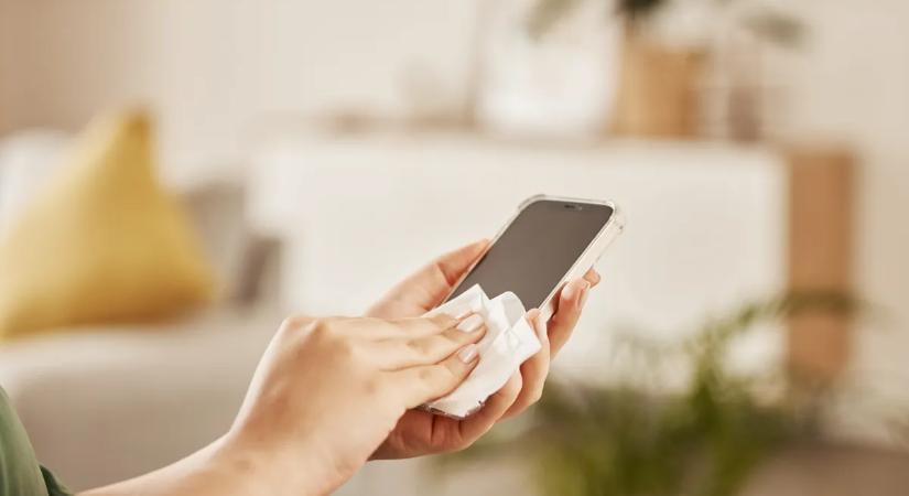 Te is ablaktisztítóval tisztítod a telefon kijelzőjét? Ne tedd!