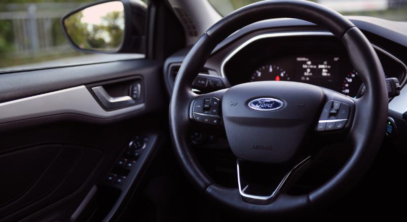 Tűzveszélyes autókat hív vissza a gyártó: magyarországi kocsik is érintettek, azonnal lépni kell