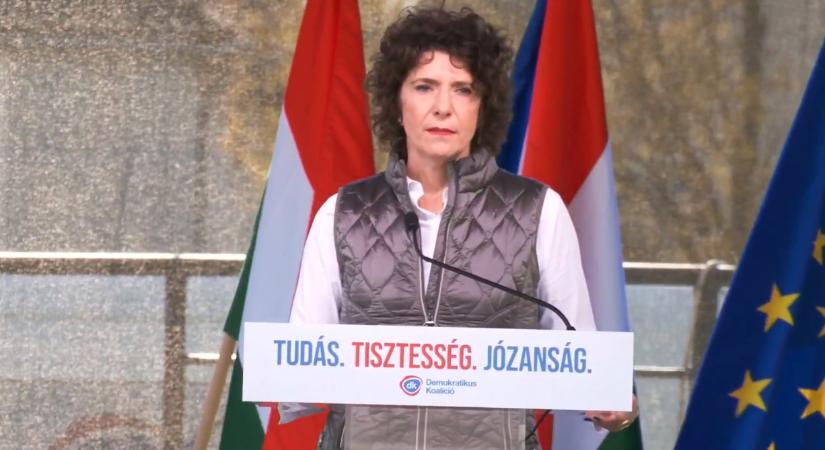 Dobrev Klára a DK-kampányzárón: Orbán-rendszer vagy demokrácia, ez a kérdés