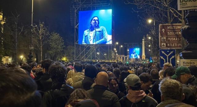 RENDSZERBONTÓ – Lehet-e indulatokból építő közösségi élmény?