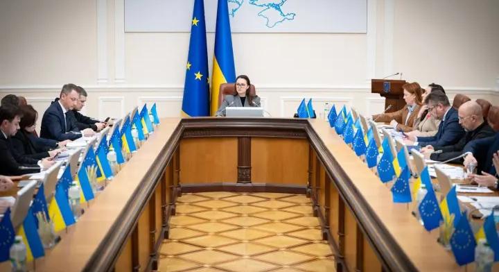 A kormány a következő napokban az áramlekapcsolások megszüntetését tervezi – Szviridenko