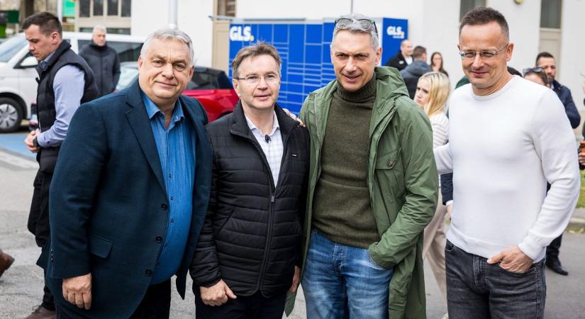 Egerben járt a Orbán Viktor, aktivistákkal is találkozott
